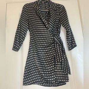 Adorable Zara collared wrap dress